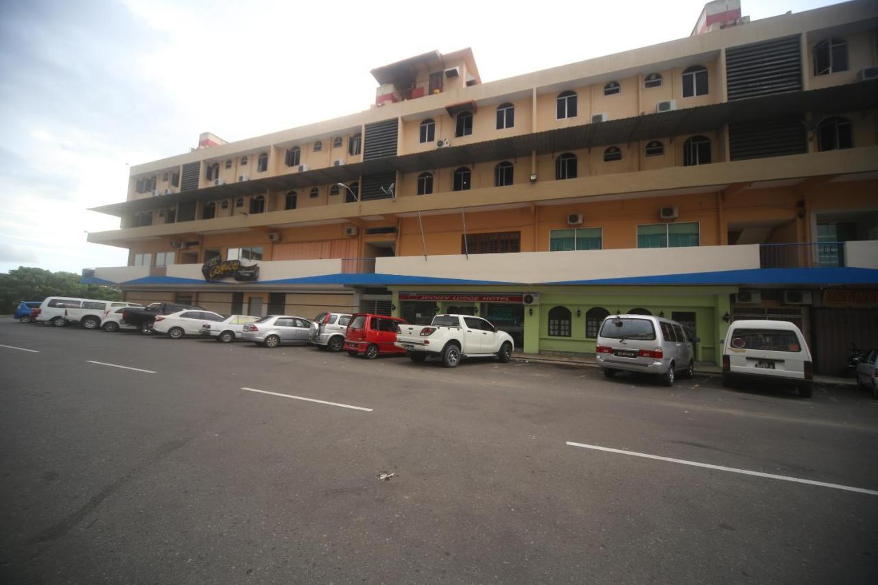 Oyo 563 Jockey Lodge Hotel SDK Exterior foto
